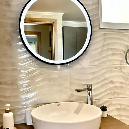 Cosy With Great Views Apartment *