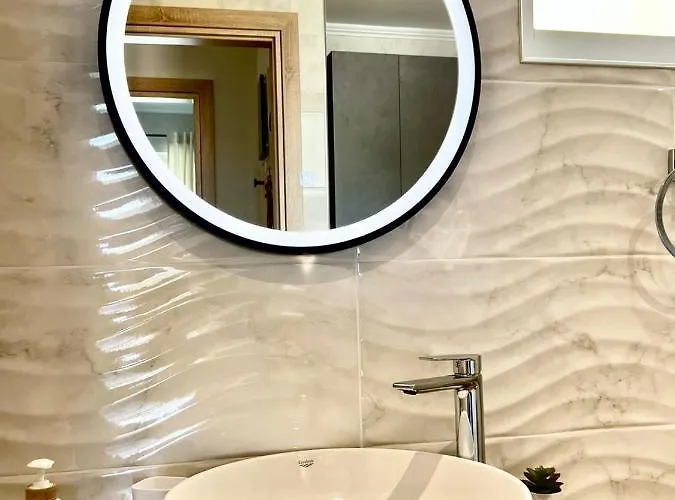 Cosy With Great Views Apartment *