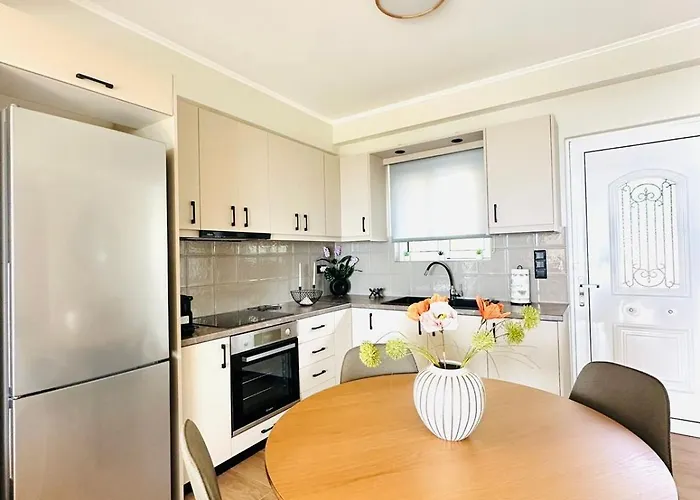 Апартаменты Cosy With Great Views