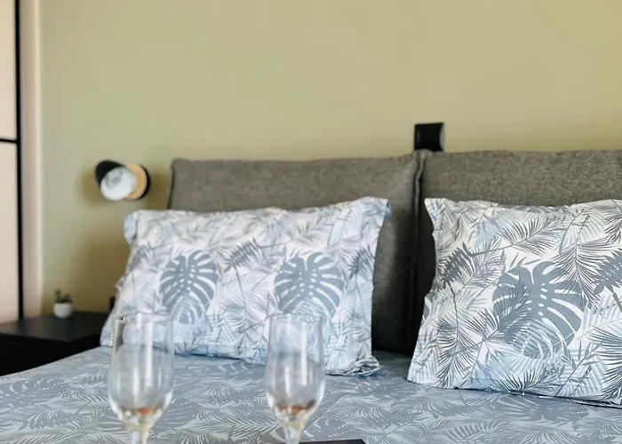 Апартаменты Cosy With Great Views Лонга