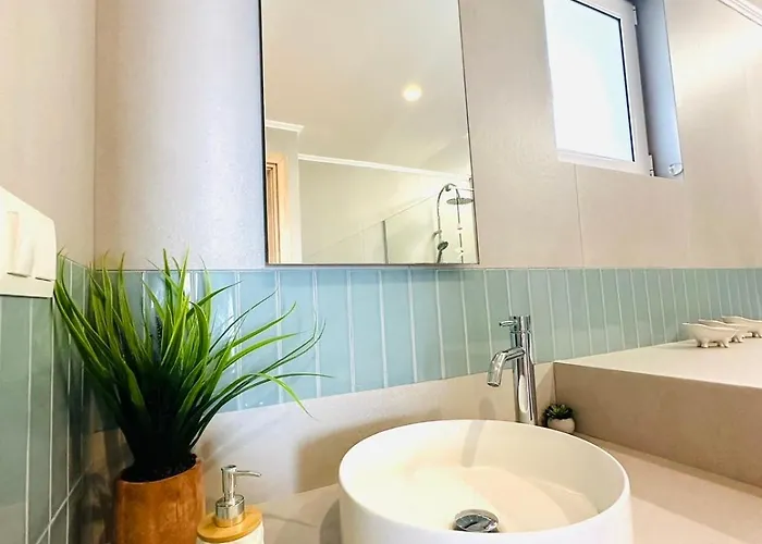 Апартаменты Cosy With Great Views Лонга