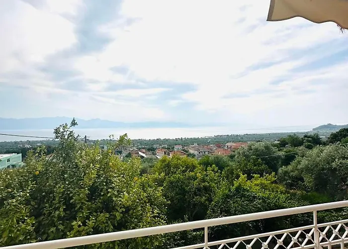 Апартаменты Cosy With Great Views *